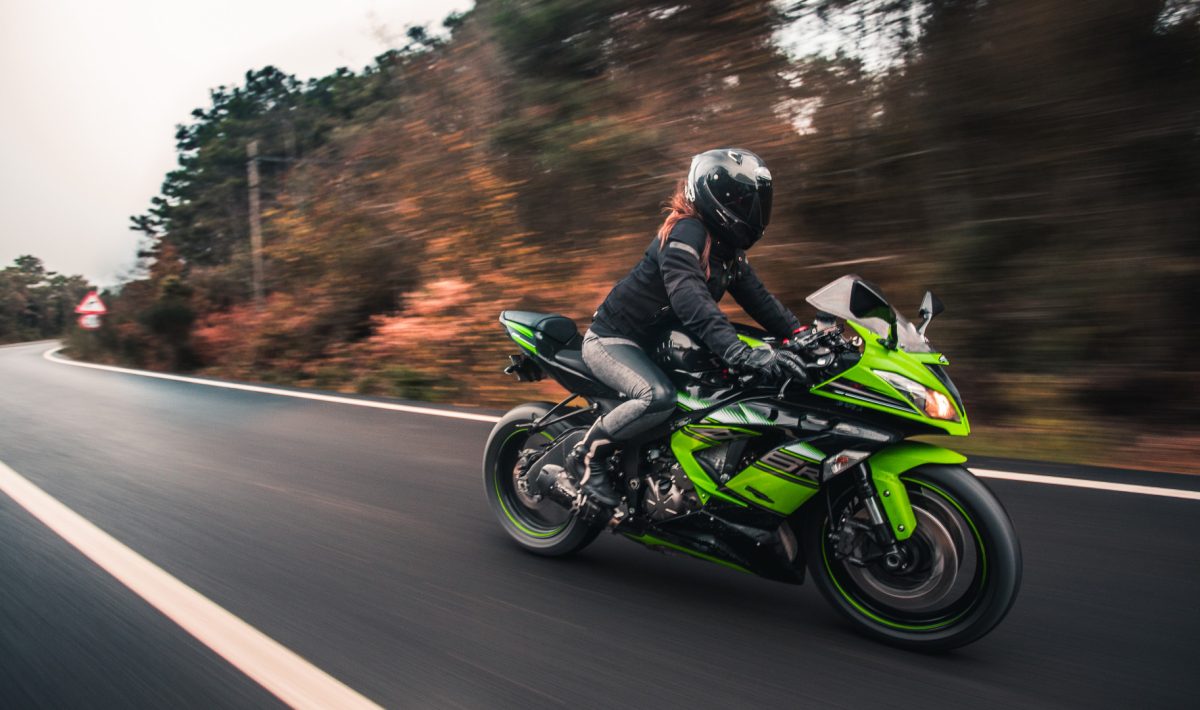 Vol, accident, casse : quelle couverture choisir pour une moto sportive ?