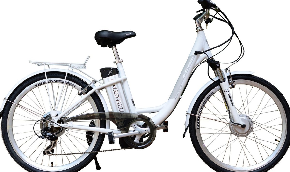 Le vélo électrique, un deux-roues qui séduit aussi les motards